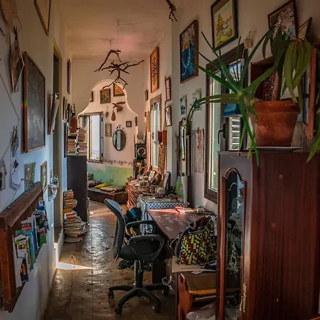 Homestay Camino Art House *